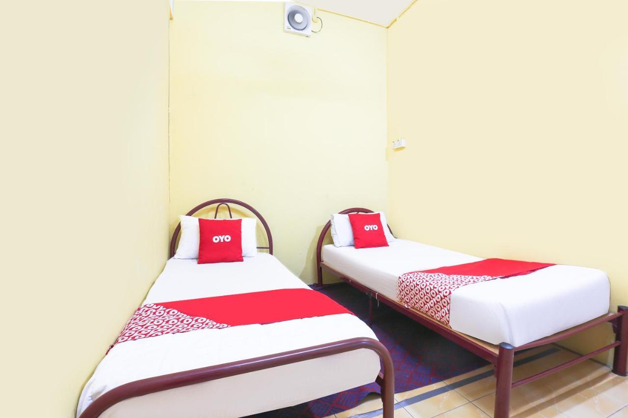 Oyo 90321 Hotel Bajet Sri Manal Tanah Merah  Exterior foto