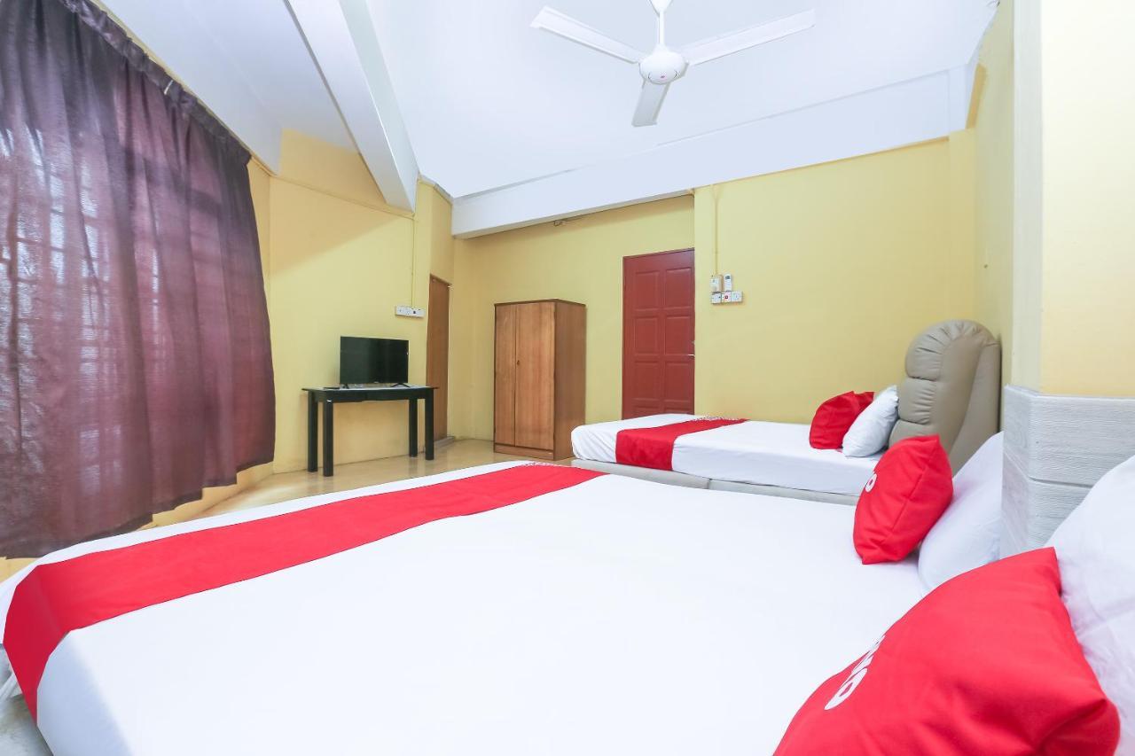Oyo 90321 Hotel Bajet Sri Manal Tanah Merah  Exterior foto