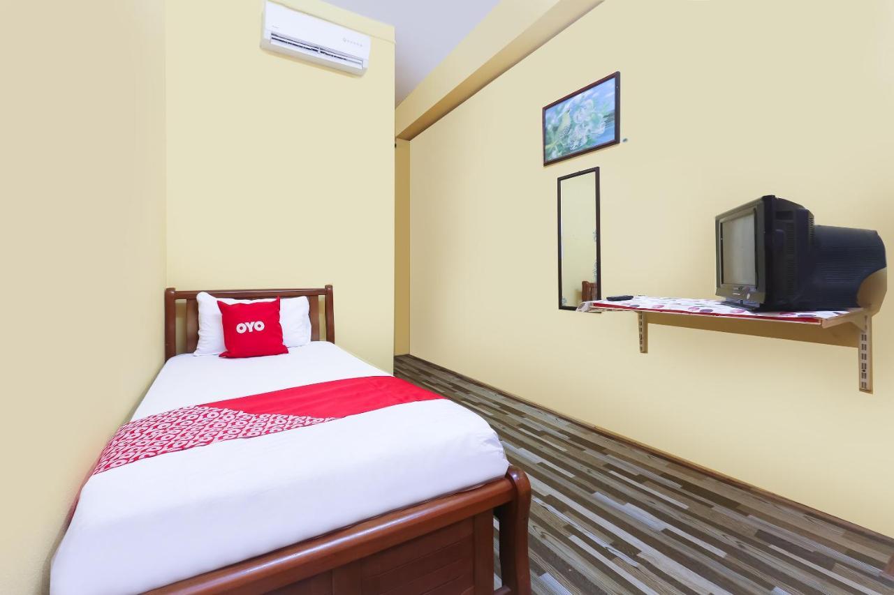 Oyo 90321 Hotel Bajet Sri Manal Tanah Merah  Exterior foto